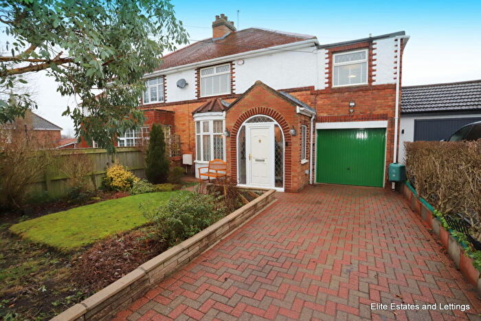 4 Bedroom Semi-Detached House For Sale In Benridge Bank, West Rainton, Tyne & Wear, DH4