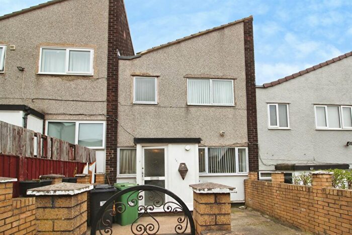 3 Bedroom Terraced House For Sale In Cottingley Drive, Leeds, LS11