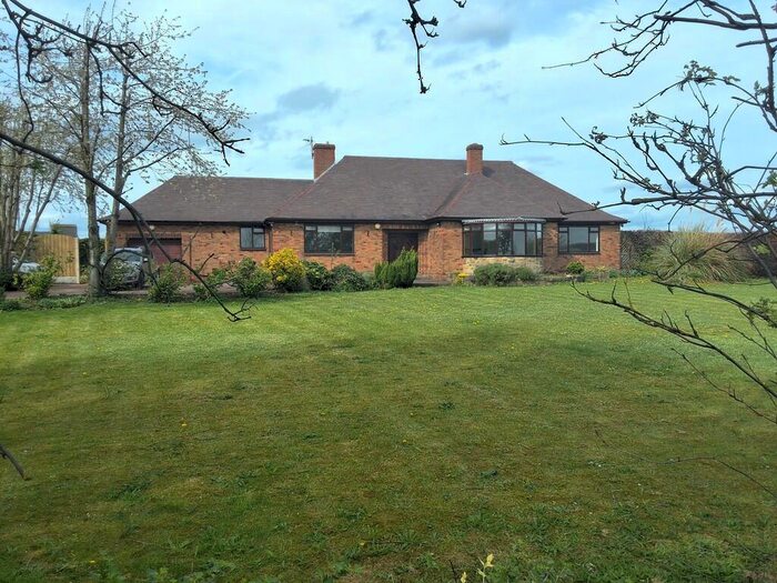 3 Bedroom Detached Bungalow To Rent In Butterbusk Farm, Doncaster Road, DN12