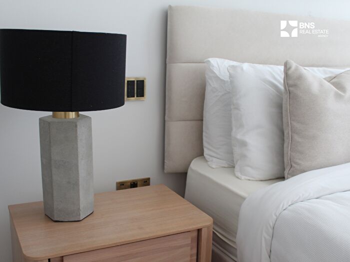 1 Bedroom Flat To Rent In London, SW8