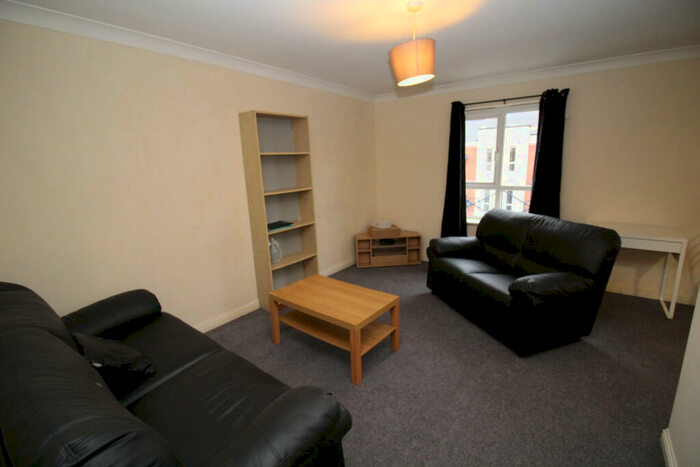 2 Bedroom Apartment To Rent In Stretford Road, Hulme, Manchester, M15