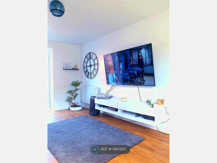 3 Bedroom End Of Terrace House To Rent In London Road, Essex, RM20