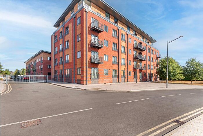 2 Bedroom Flat For Sale In Woodhouse Close, Worcester, WR5