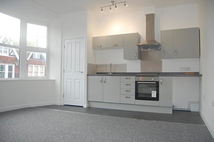 1 Bedroom Apartment To Rent In Grove Road, Eastbourne, BN21