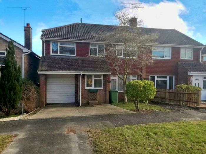 5 Bedroom Semi-Detached House To Rent In Alton, GU34