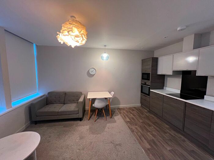 1 Bedroom Flat To Rent In North, Bond Street, Hull, Yorkshire, Uk, HU1