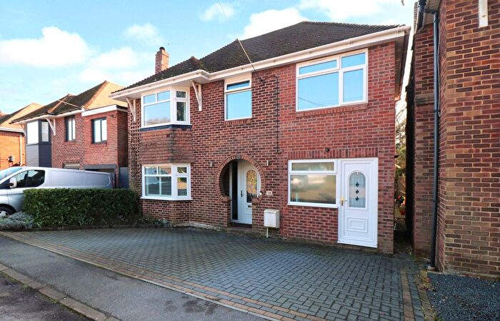 4 Bedroom Detached House For Sale In Lower Northam Road, Hedge End, SO30