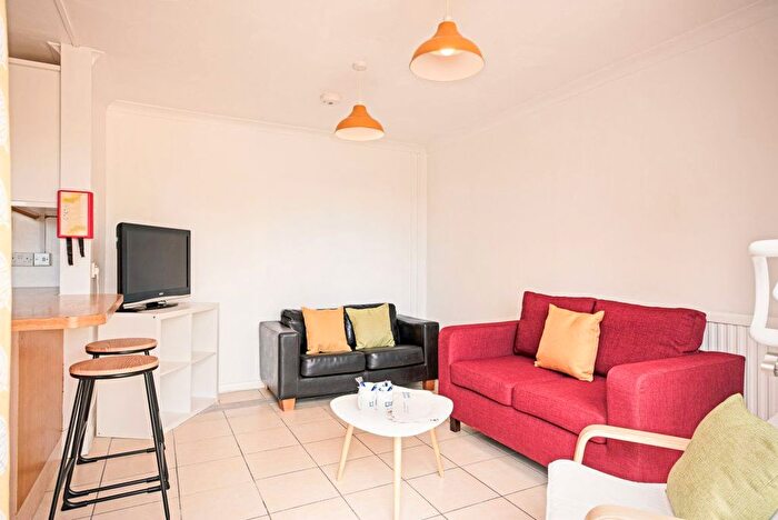 4 Bedroom Property To Rent In Longmeadow Way, Canterbury, CT2