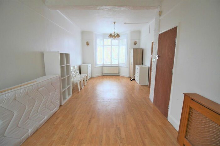 5 Bedroom Terraced House To Rent In Grange Park Road, London E10