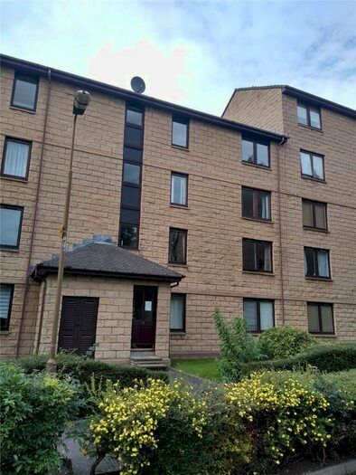 2 Bedroom Flat To Rent In Balfour Place, Edinburgh, EH6
