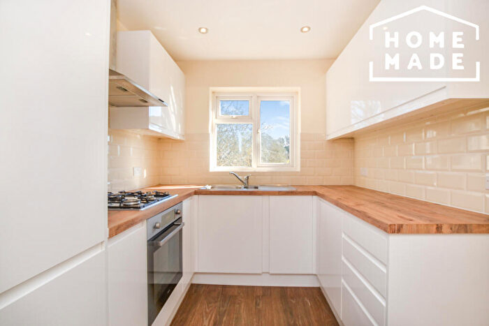 2 Bedroom Flat To Rent In Church Avenue, DA14