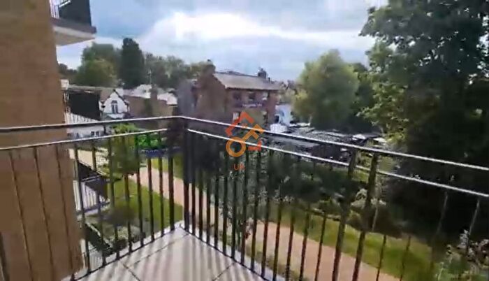 1 Bedroom Flat To Rent In Carlton House, Broom Road, Teddington, TW11