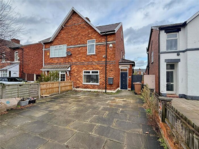 3 Bedroom Semi Detached House For Sale In Poulton Road, Southport, PR9
