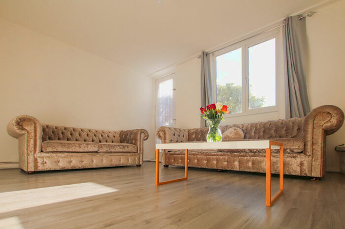 3 Bedroom Terraced House To Rent In Romford, RM3