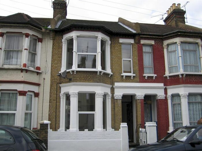 3 Bedroom Terraced House To Rent In Gordon Road, Southend-On-Sea, SS1