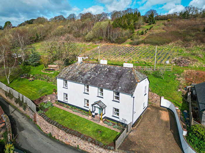 6 Bedroom Detached House For Sale In Balls Farm Road, Exeter, EX2