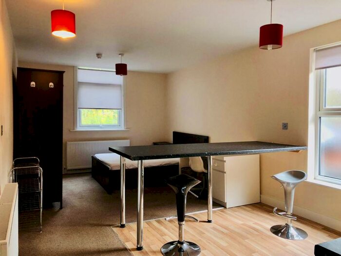 Studio To Rent In Earlham Road, NR2