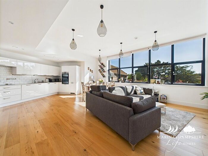 2 Bedroom Apartment For Sale In The Round House, Hayling Island, PO11