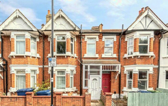 2 Bedroom Flat To Rent In Thurlow Road, London, W7