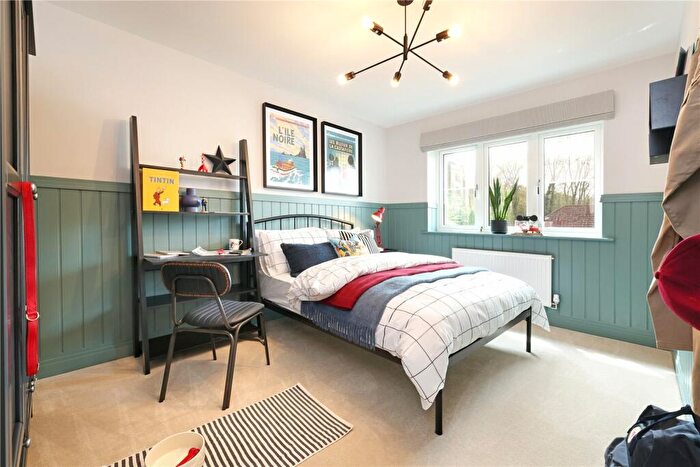 3 Bedroom Detached House For Sale In Willowbank Place, Send, Woking, Surrey, GU23
