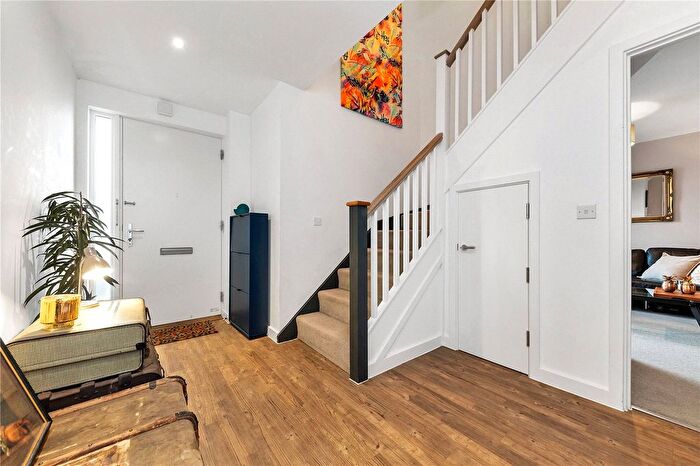 3 Bedroom Flat To Rent In Hering Road, Trumpington, Cambridge, Cambridgeshire, CB2