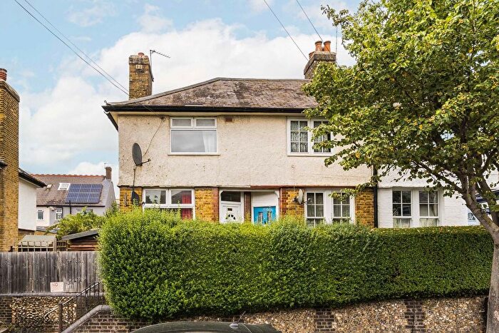 2 Bedroom End Of Terrace House For Sale In Derinton Road, Tooting, SW17