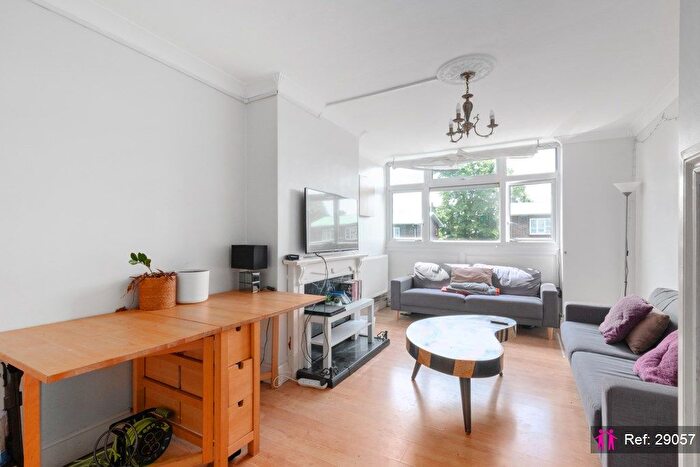 3 Bedroom Flat To Rent In Cautley Avenue, London, SW4