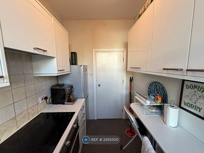 1 Bedroom Flat To Rent In Montserrat Road, Putney, SW15