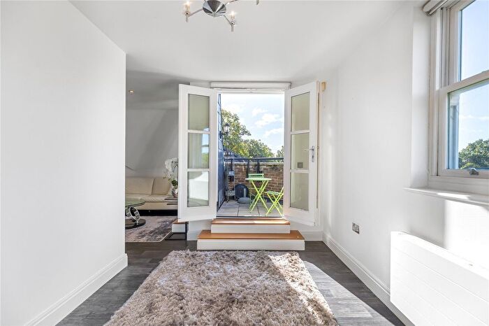 1 Bedroom Flat To Rent In Ham Common, Richmond, TW10