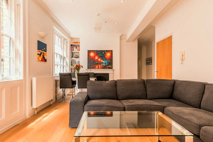 2 Bedroom Flat To Rent In Bulls Head Passage, London, EC3V