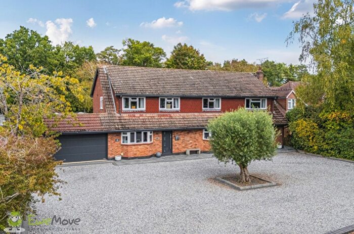 6 Bedroom Detached House For Sale In Pelican Road, Pamber Heath, Tadley, Hampshire, RG26