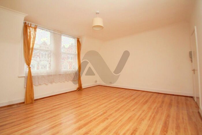 1 Bedroom Flat To Rent In Broadway Parade, London, N8