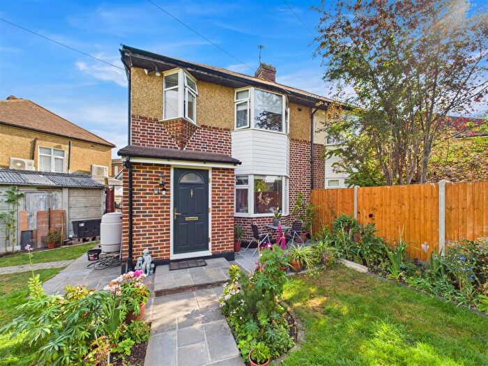3 Bedroom Semi-Detached House For Sale In Down Street, West Molesey, KT8