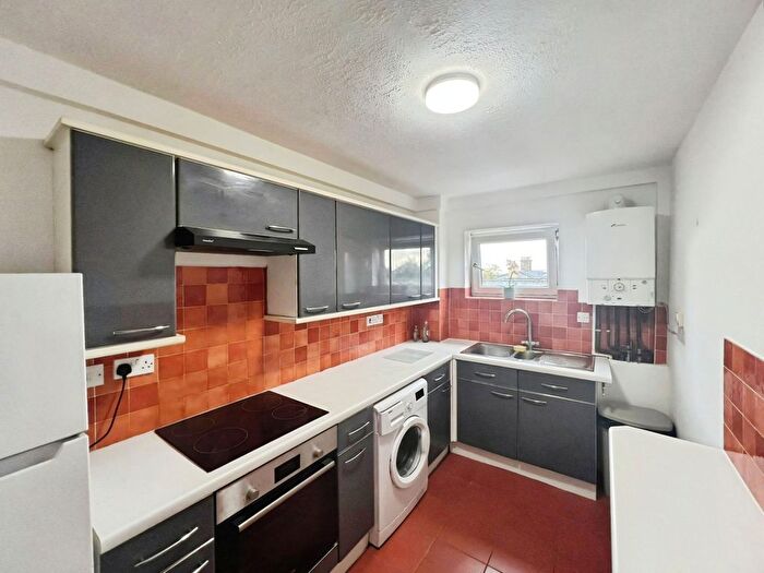 2 Bedroom Property To Rent In Aplin Way, Isleworth, TW7