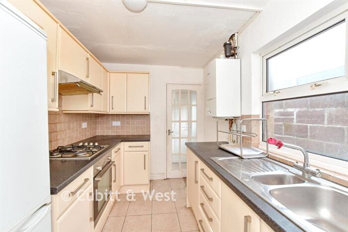 2 Bedroom Terraced House For Sale In Washington Road, Portsmouth, Hampshire, PO2