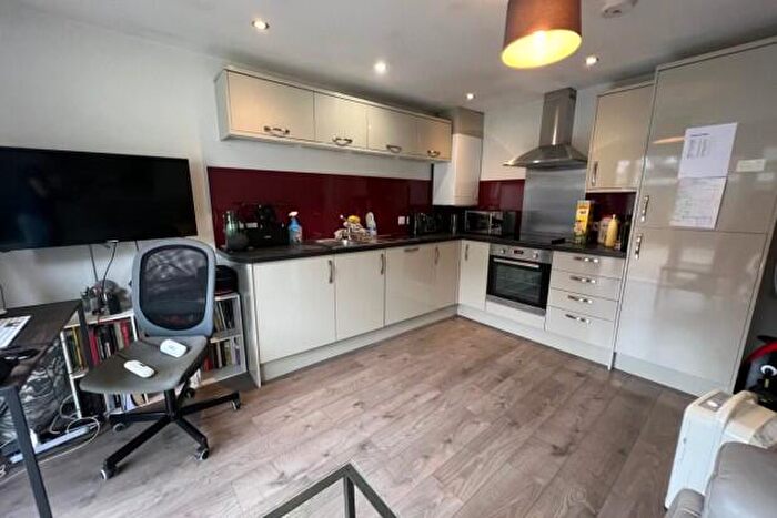 2 Bedroom Flat To Rent In Albany Road Cardiff, CF24
