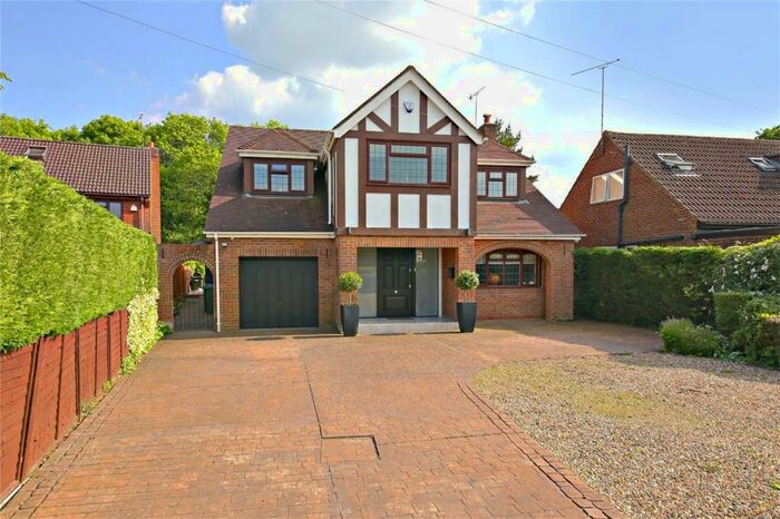 4 Bedroom Detached House To Rent In Mayflower Road, Park Street, St. Albans, Hertfordshire, AL2