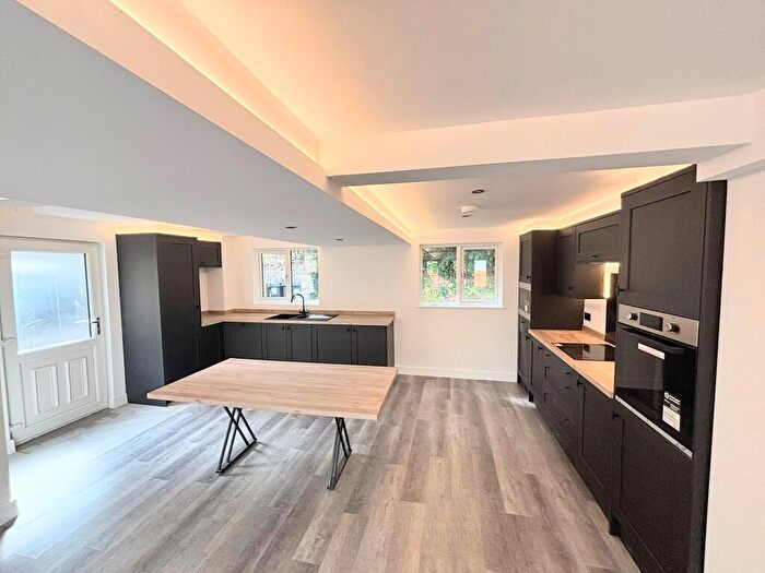 3 Bedroom Cottage To Rent In Dagnall Gardens, Bakewell, DE45