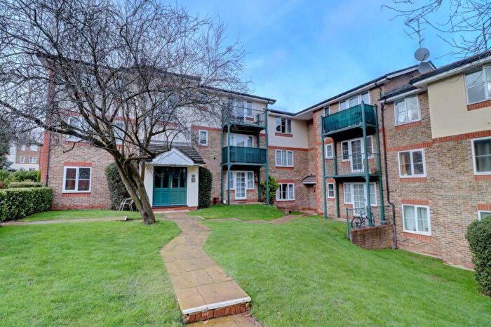 2 Bedroom Apartment To Rent In Queen Alexandra Road, High Wycombe, Buckinghamshire, HP11
