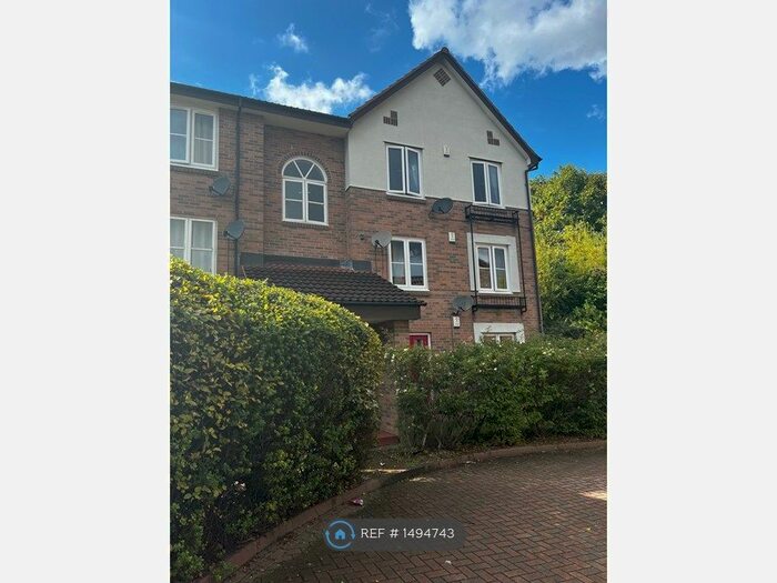 2 Bedroom Flat To Rent In Grange Close, Leeds, LS10