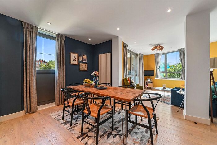 2 Bedroom Flat For Sale In Morville Street, Bow, London, E3