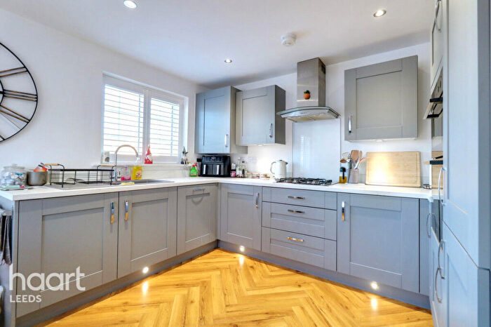 3 Bedroom Detached House For Sale In Ramble Crescent, Leeds, LS25