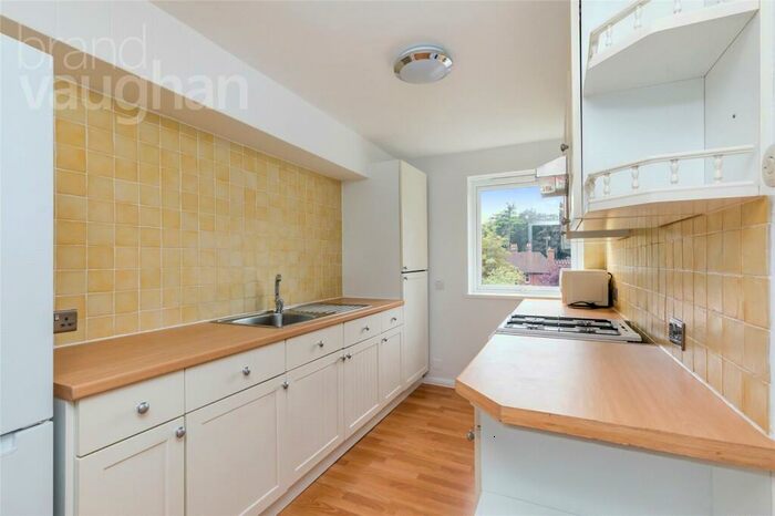 2 Bedroom Flat To Rent In London Road, Patcham, Brighton, BN1