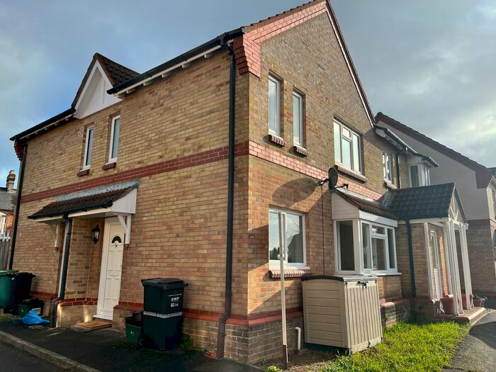 2 Bedroom Property To Rent In St. Andrews View, Taunton, TA2