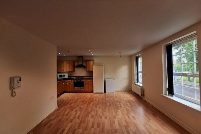 2 Bedroom Flat To Rent In Elm Apartments, Wakefield, WF1