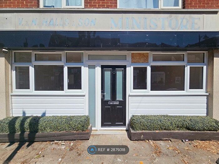 2 Bedroom Flat To Rent In Newington, Sittingbourne, ME9