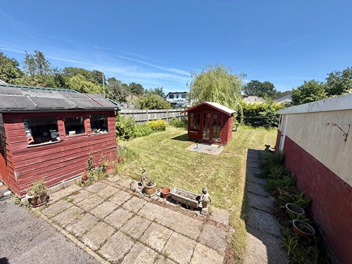 2 Bedroom Detached Bungalow For Sale In Higher Blandford Road, Broadstone, BH18 - Photo 2