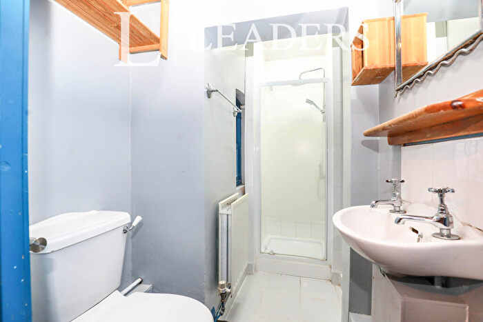 2 Bedroom Apartment To Rent In Spencer Road, Northampton, NN1