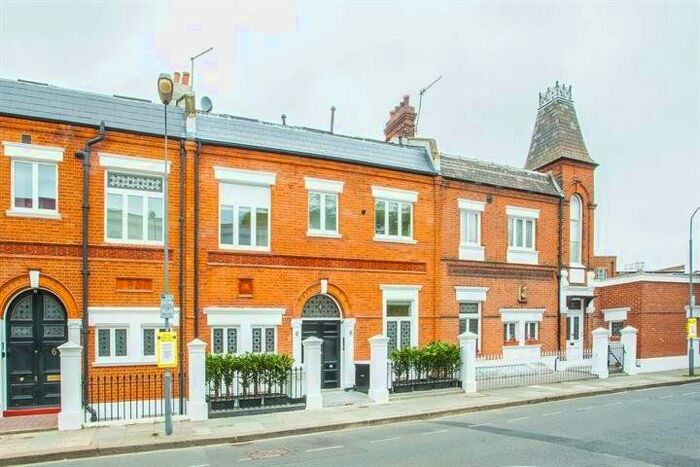 1 Bedroom Flat To Rent In Margravine Gardens, Barons Court, London, W6