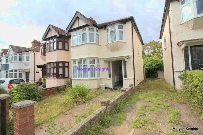 3 Bedroom Terraced House To Rent In Carlton Road, Romford, RM2